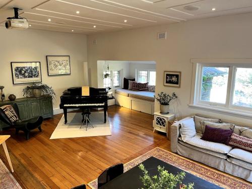 Clovelly Apartamento | Spacious Beachside Apartment