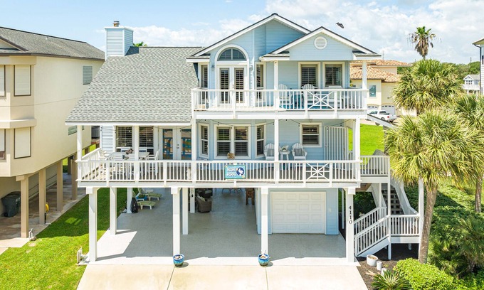 Pirates Beach West Casa | Spacious Beachside Home w/ Long Gulf View, Covered Deck & Huge Primary Suite