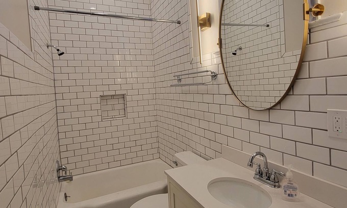 Benton Park Casa | Spacious Benton Park Apartment w/ large King Bedroom Suite & NEW LUXURY BATH!