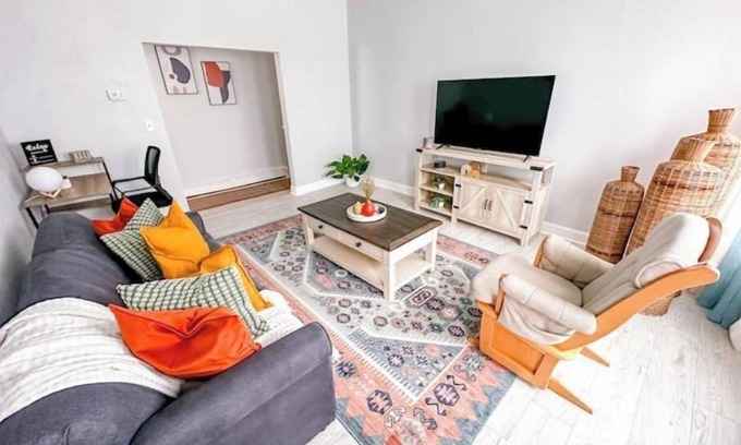 Dwight Apartamento | Spacious Bohemian Nook