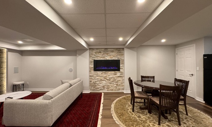 Innisfil Apartamento | Spacious Bottom-Floor 2BR Suite