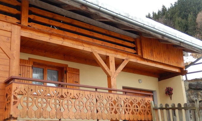 Saint-Jean-de-Sixt Apartamento | Amueblado en chalet amplio luminoso hacia el sur de Aravis