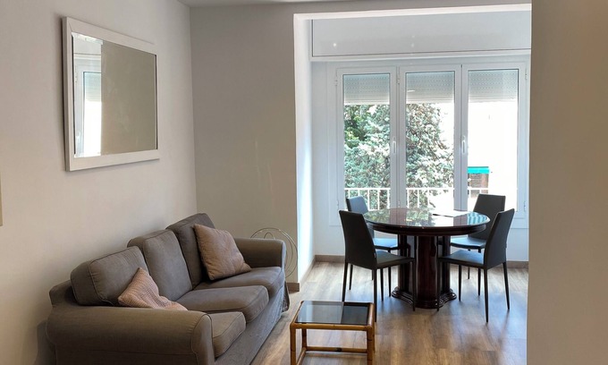 Navas Apartamento | Spacious & bright 3-bedroom Apartment in BARCELONA