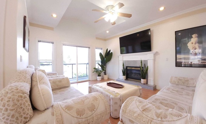 Burnaby Casa | Spacious & Bright Family-Friendly Home in the Heart of Burnaby