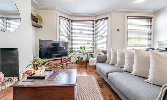 Kilburn Apartamento | Spacious & Bright Hampstead Apartment with Balcony