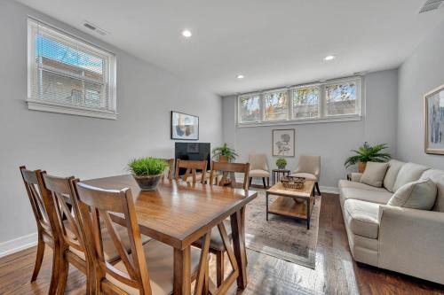 Bucktown Casa | Spacious Bucktown Sanctuary