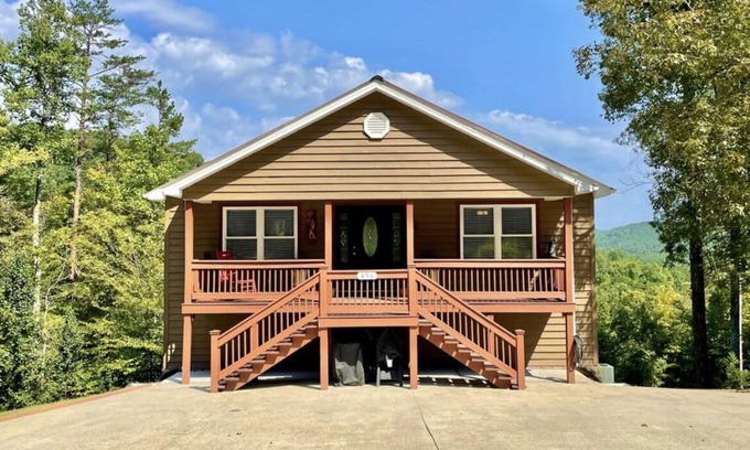 Sloans Valley Cabina | Spacious Cabin with a View