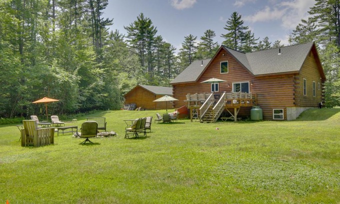 Oxford Casa | Spacious Cabin with Private Dock on Thompson Lake