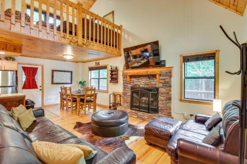 Blairsville Casa | Spacious Cabin with Furnished Deck and Hot Tub!