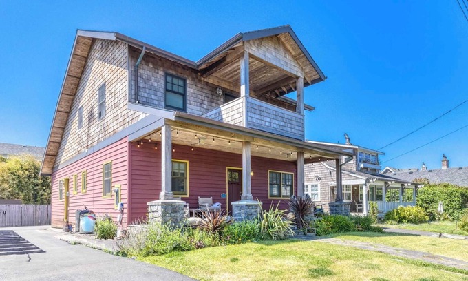 Cannon Beach Casa | Spacious Cannon Beach Home, Game Room, Fenced Backyard, Half Block to Beach!