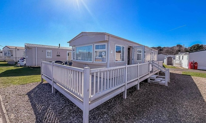 Lowestoft Casa | Alquiler de 4 caravanas baratas para perros con terraza en Suffolk ref 40094