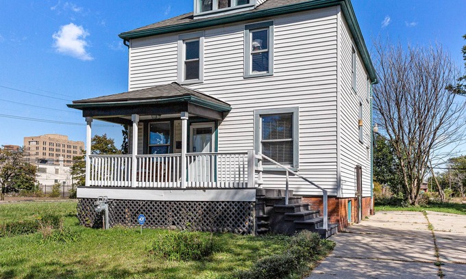 New Center Detroit Apartamento | Spacious & central [4BD Apartment]- few mins away from Henry Ford!