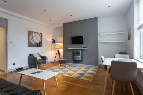 Winchester Apartamento | Spacious Central Chic Apartment - Simplycheckin