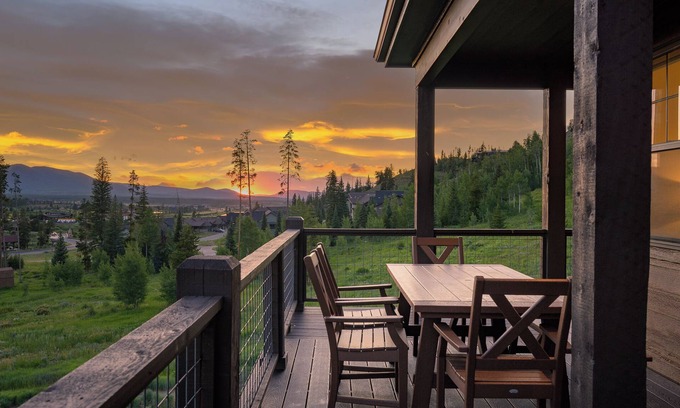 Rendezvous Casa | Luxury home near slopes w/ hot tub & views