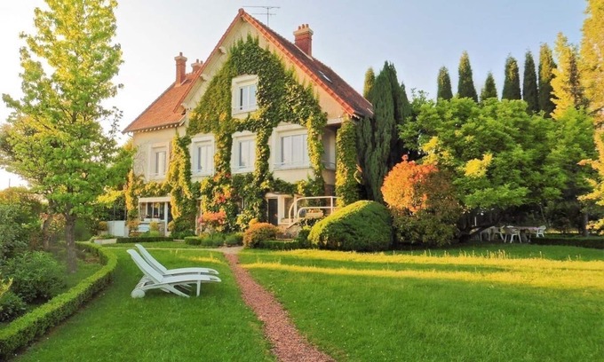 Saints Casa | Spacious charming Villa *** near Paris Disney. Countryside.Patio. Great comfort.
