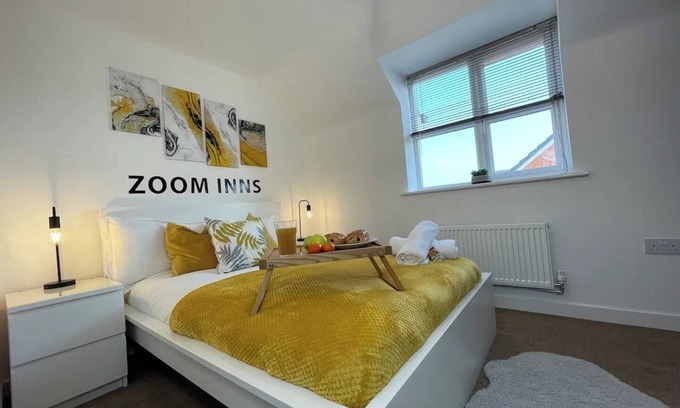 Selly Oak Casa | Spacious Chic Urban Retreat in Birmingham