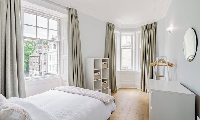 Dunfermline Apartamento | Spacious City Apartment - Dunfermline