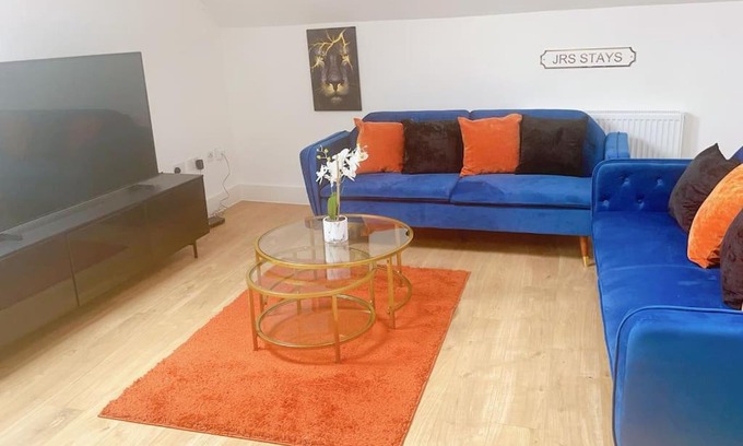 Grays Apartamento | Spacious City Centre Apartment near Lakeside