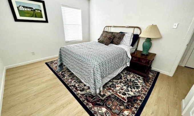 Lubbock Casa | Spacious, Clean, Fresh 4BR/3BA Unit A - 6 beds