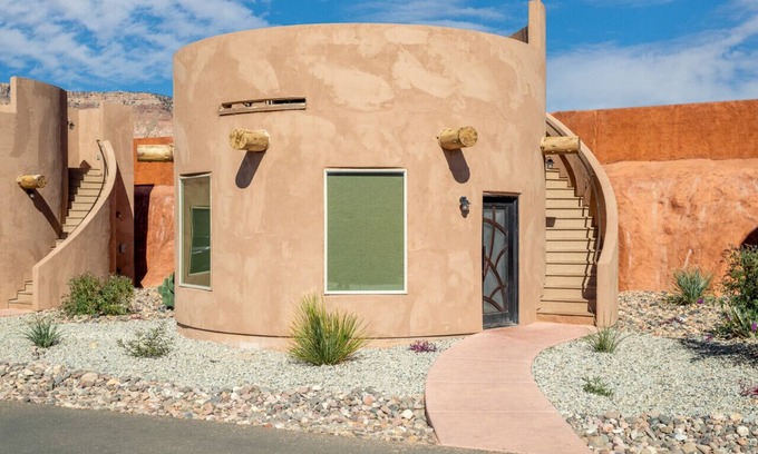 Virgin Alquiler De RV | Spacious Cliff Dwelling Near Zion – 10 Min Drive