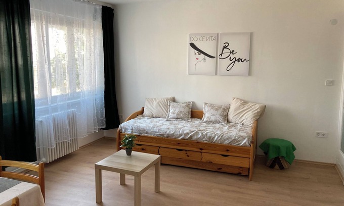 Szentimrevaros Apartamento | Spacious comfy flat /w best central Buda location - family friendly