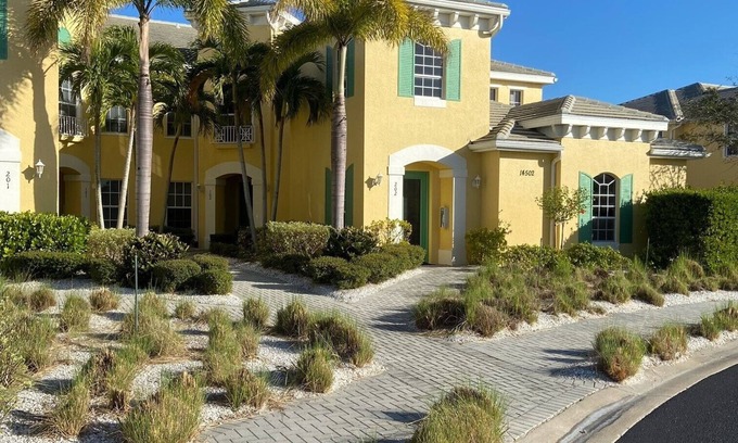McGregor Condominio | Spacious condo in great location with resort amenities in beautiful Fort Myers