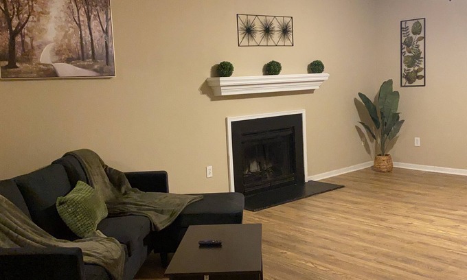 Greer Condominio | Spacious Condo, King and Twin beds, Peaceful