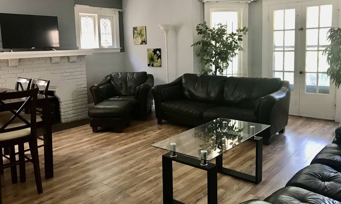 Hough Condominio | Spacious Condo Overlooking the Park