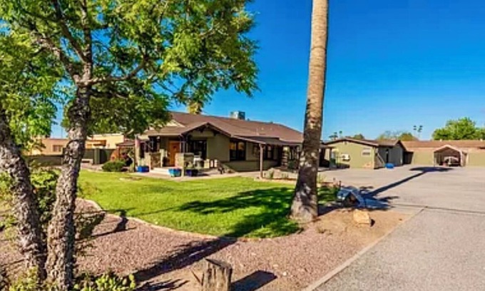 Escobedo Historic District Casa | Spacious Contemporary Bungalow in Historic Mesa