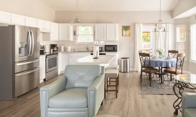 Wichita Casa | Spacious, contemporary house in Southeast Wichita