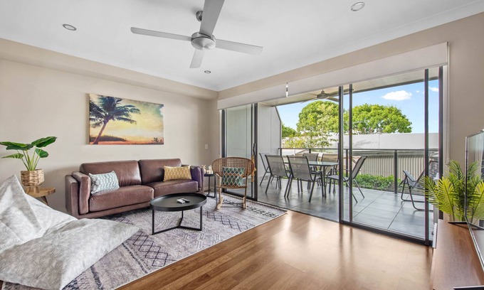 Murarrie Casa | Spacious + Convenient! 3Bed/2.5Bath/1Car~Townhouse