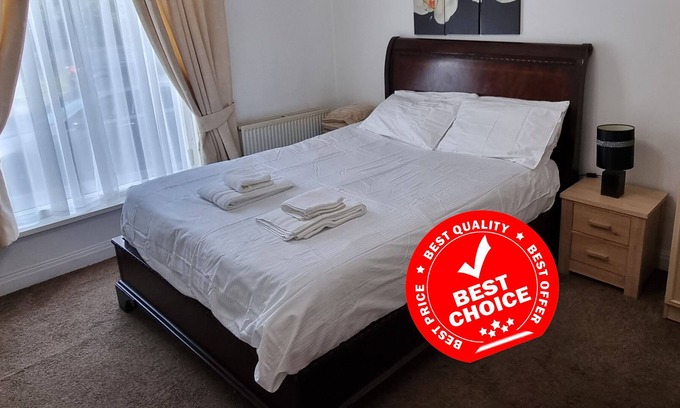 Rochdale Apartamento | Spacious Cosy King Bed Flat Free Wi-Fi & Parking Rochdale