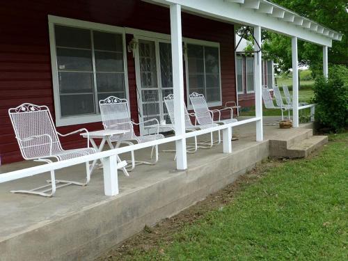 Dennis Casa | Spacious Cottage Rental for Group Getaway on Ranch near Dallas, Texas