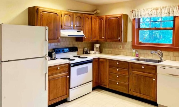Kinderhook Cabaña | Spacious Cottage Retreat on Beautiful 2-Acres