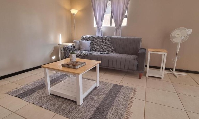 Port Elizabeth Apartamento | Spacious Cottage