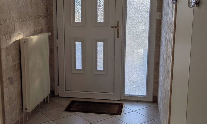 Ecos Casa | Spacious country house 15 minutes from town, pets welcome!