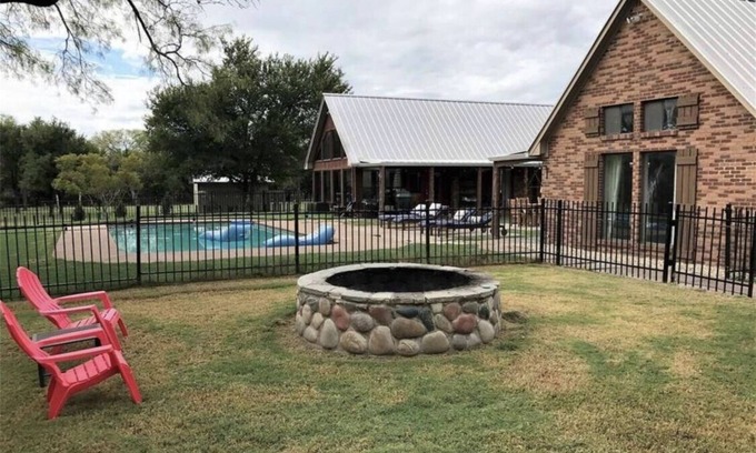 Era Casa | Spacious Country Home Entire house Sleeps 10 3500 sq ft