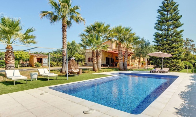 Biniali Villa | Espaciosa casa rural con piscina y jardín - Villa Es Vinyo