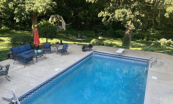 Fitchburg Casa | Spacious country retreat w/pool 10 minutes to downtown Madison! Pet friendly!