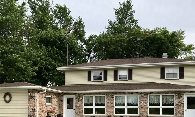 Fort Madison Casa | Spacious countryside home just minutes from Nauvoo, Illinois & Burlington, Iowa!