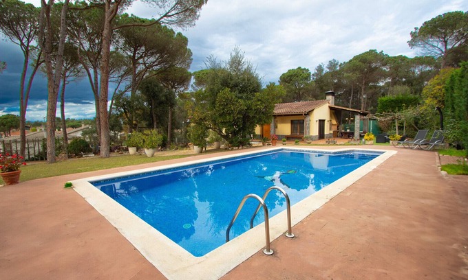 Sils Villa | Espaciosa casa de campo en Costa Brava, relájate!
