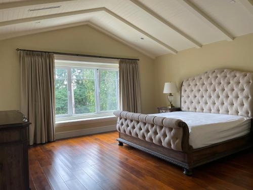 Dunbar Casa | Spacious Cozy House in Vancouver West