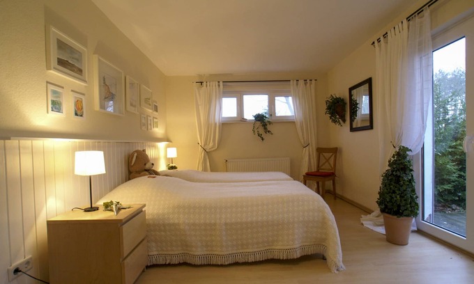 Sahlenburg Apartamento | Spacious, cozy vacation apartment for up to 6 people with 3 terraces
