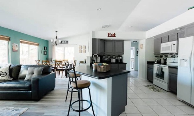 Redlands Casa | Spacious & cozy: your base for outdoor thrills