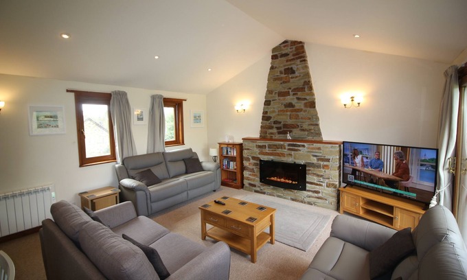 St Wenn Casa | Spacious detached Bungalow 3 bedrooms with shared indoor swimming pool and gym