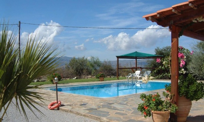 Kampia Casa | Espaciosa villa independiente con piscina privada y vistas panorámicas al mar y las montañas.