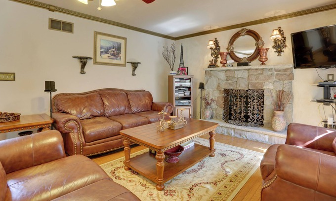 Dingmans Ferry Casa | Spacious Dingmans Ferry Home w/ Deck & Yard