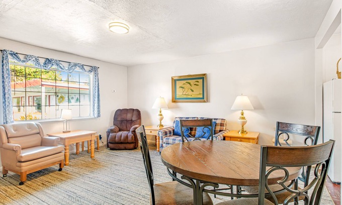 Westport Casa | Spacious, dog-friendly getaway with fast WiFi & a full kitchen - near the beach
