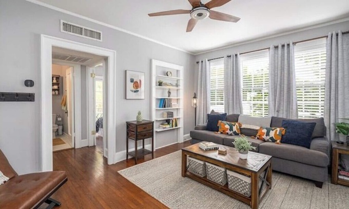 Savannah Victorian District Apartamento | Spacious Downtown Savannah Historic Modern Apartment On Forsyth Park
