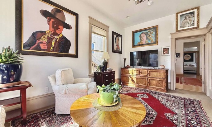 Arcata Apartamento | Spacious Downtown Spot-Sleeps 8!